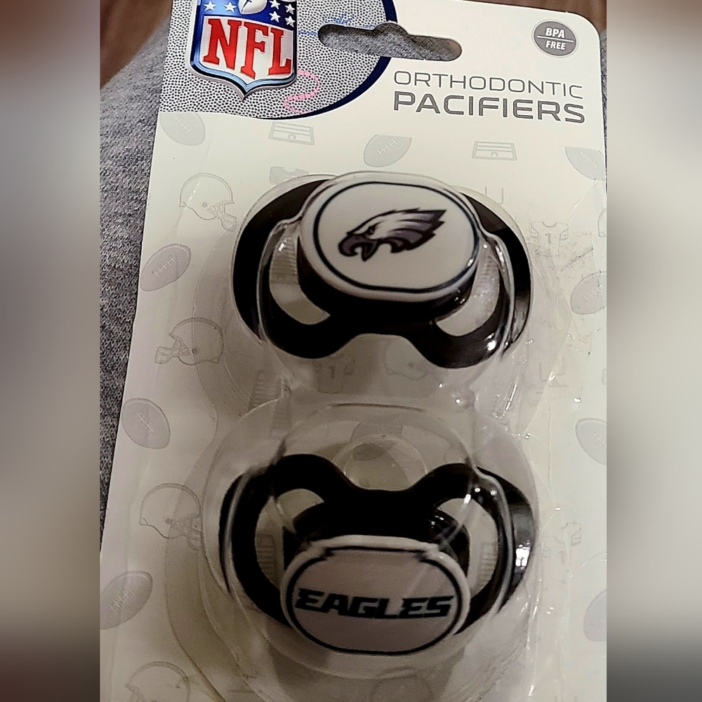 Philadelphia Eagles Pacifiers 2 pack - Picture 2 of 5